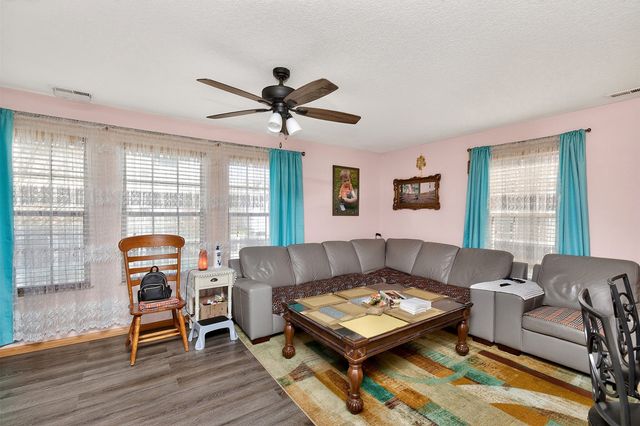 3060 SW Sharmin Lane, Ankeny, IA 50023