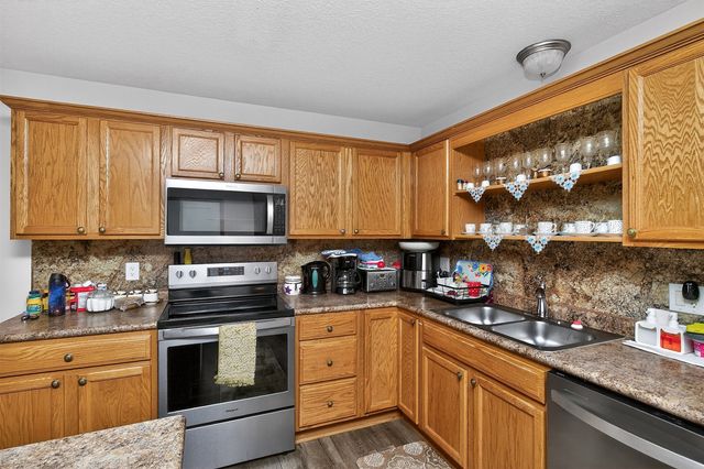 3060 SW Sharmin Lane, Ankeny, IA 50023