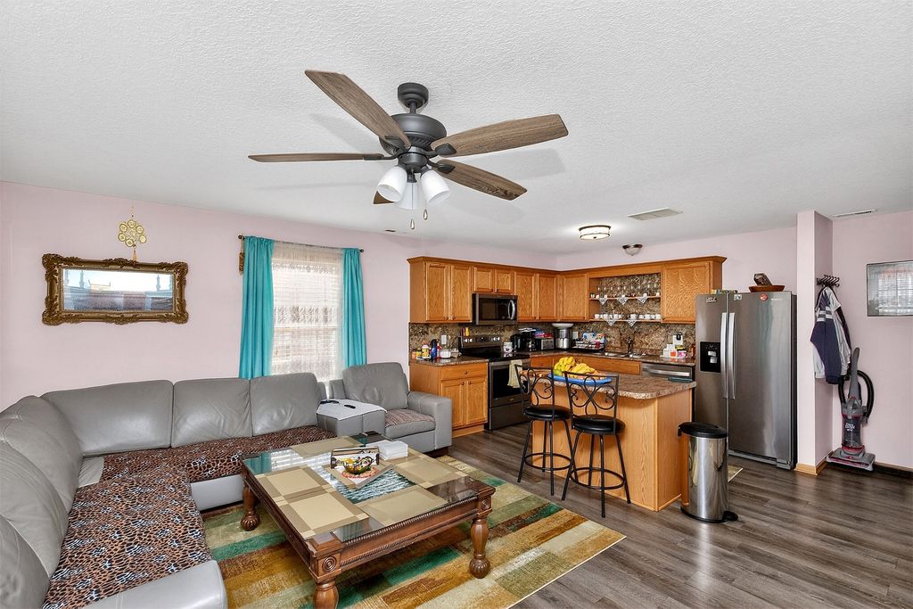 3060 SW Sharmin Lane, Ankeny, IA 50023