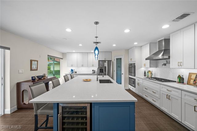 1960 Imperial Golf Course BLVD, Naples, FL 34110