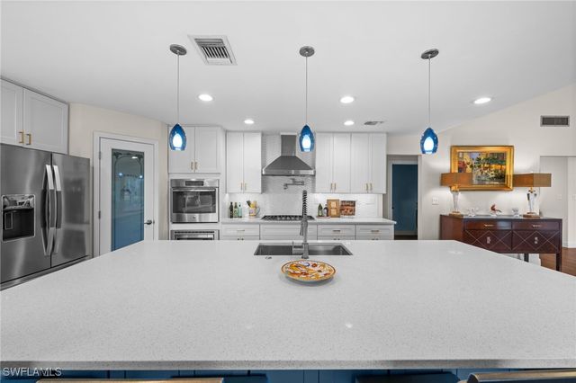 1960 Imperial Golf Course BLVD, Naples, FL 34110