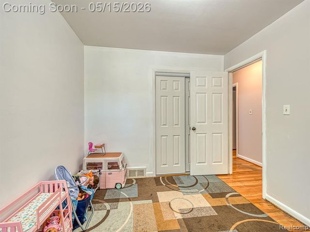 16660 Drake Street, Southgate, MI 48195