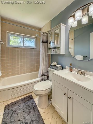 16660 Drake Street, Southgate, MI 48195