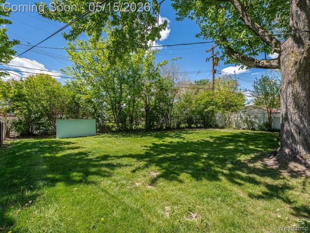 16660 Drake Street, Southgate, MI 48195