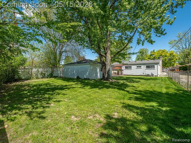 16660 Drake Street, Southgate, MI 48195