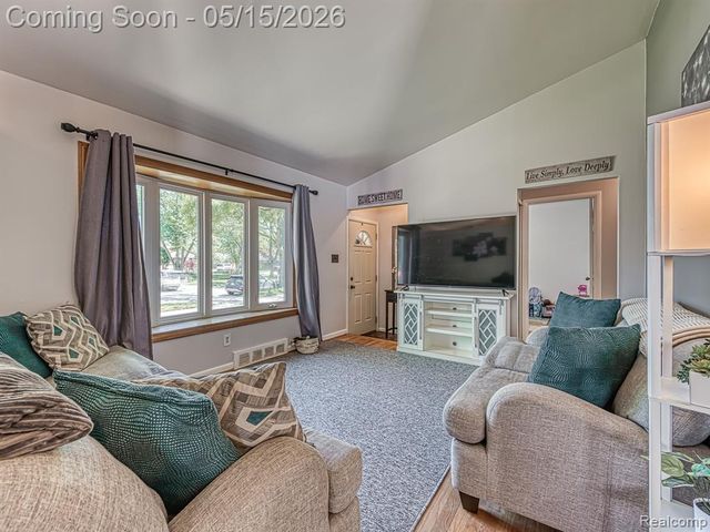 16660 Drake Street, Southgate, MI 48195