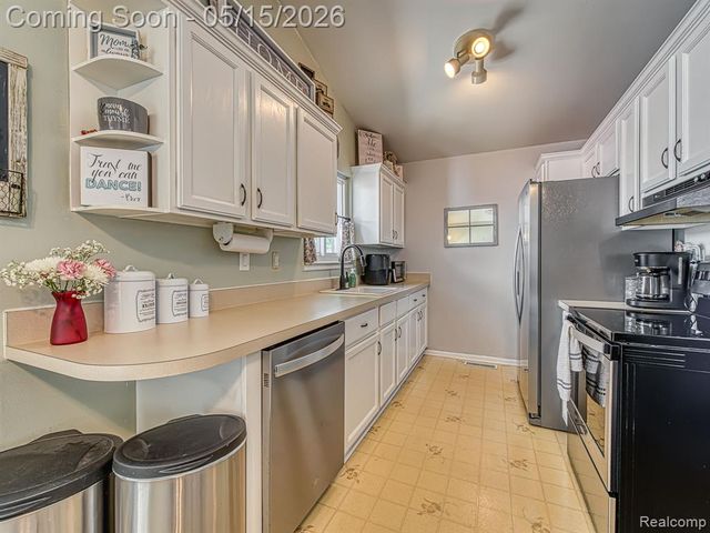 16660 Drake Street, Southgate, MI 48195
