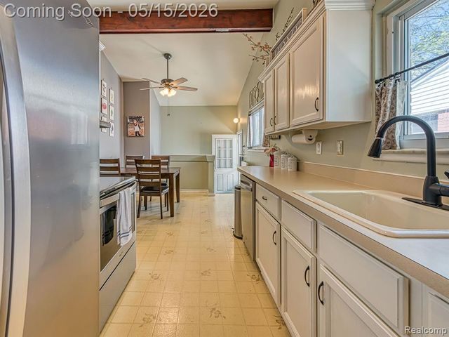 16660 Drake Street, Southgate, MI 48195
