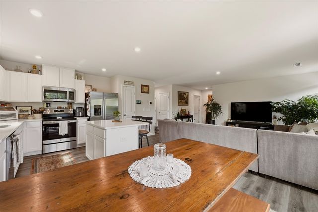 3060 Sapgate Ln, Nashville, TN 37207