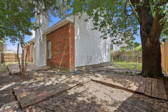 4215 Scarsdale Lane, Dallas, TX 75227