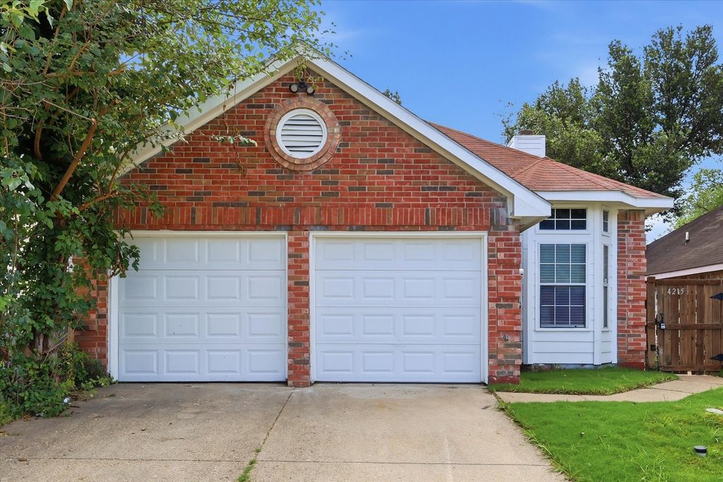 4215 Scarsdale Lane, Dallas, TX 75227