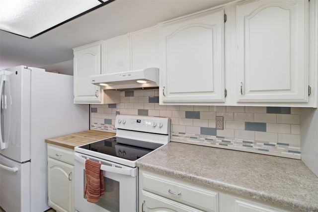 4913 Roberts Drive, The Colony, TX 75056