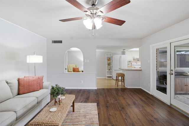 4913 Roberts Drive, The Colony, TX 75056