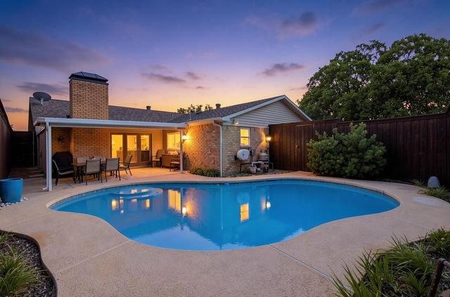 4913 Roberts Drive, The Colony, TX 75056