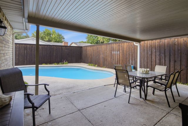 4913 Roberts Drive, The Colony, TX 75056