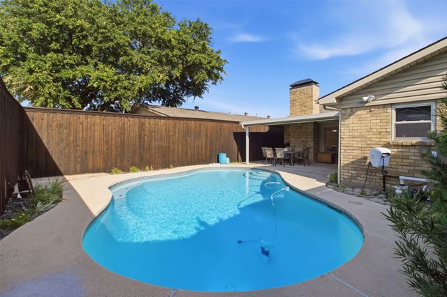 4913 Roberts Drive, The Colony, TX 75056