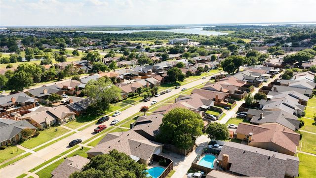4913 Roberts Drive, The Colony, TX 75056