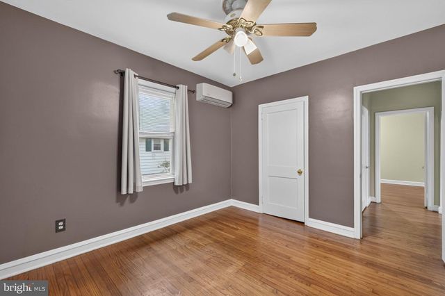 16 SUTTON LN, New Castle, DE 19720