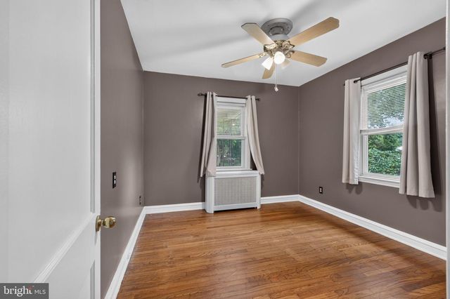 16 SUTTON LN, New Castle, DE 19720