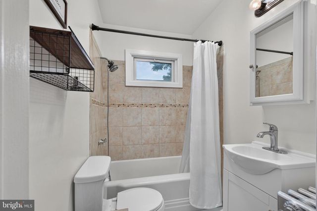 16 SUTTON LN, New Castle, DE 19720