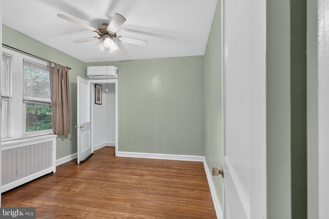 16 SUTTON LN, New Castle, DE 19720