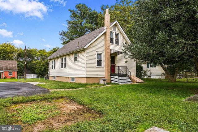16 SUTTON LN, New Castle, DE 19720