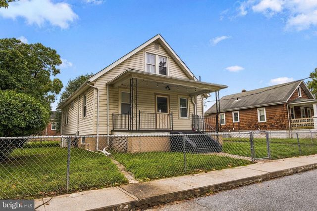 16 SUTTON LN, New Castle, DE 19720