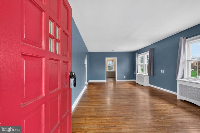 16 SUTTON LN, New Castle, DE 19720