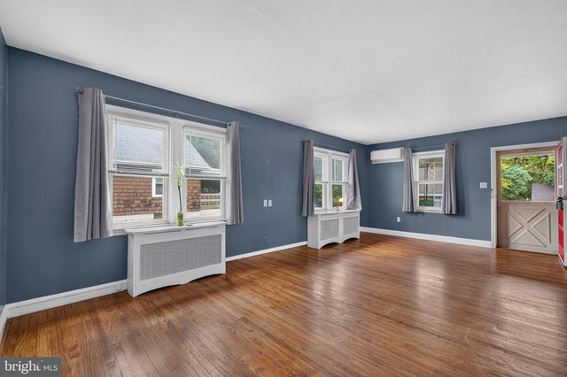 16 SUTTON LN, New Castle, DE 19720
