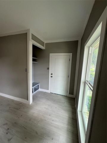 10319 Glenkirk Drive, Houston, TX 77089