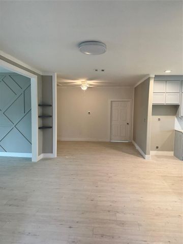 10319 Glenkirk Drive, Houston, TX 77089