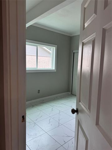 10319 Glenkirk Drive, Houston, TX 77089