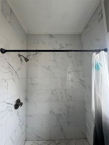 10319 Glenkirk Drive, Houston, TX 77089