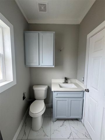 10319 Glenkirk Drive, Houston, TX 77089