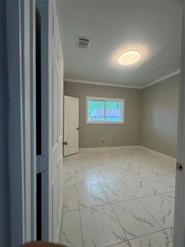 10319 Glenkirk Drive, Houston, TX 77089