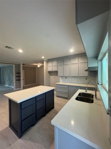 10319 Glenkirk Drive, Houston, TX 77089