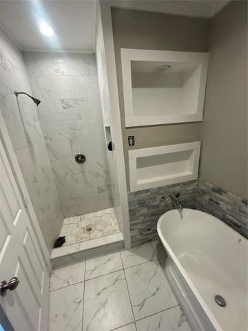 10319 Glenkirk Drive, Houston, TX 77089