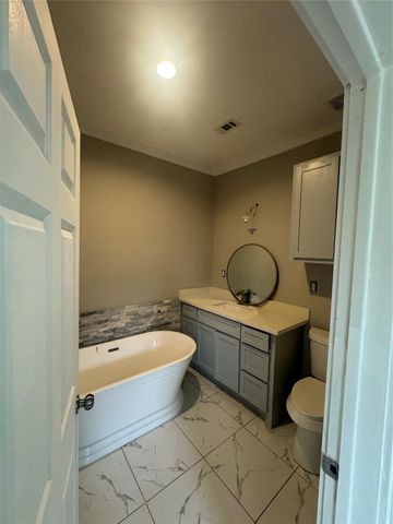 10319 Glenkirk Drive, Houston, TX 77089