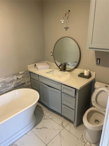 10319 Glenkirk Drive, Houston, TX 77089