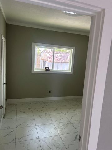 10319 Glenkirk Drive, Houston, TX 77089