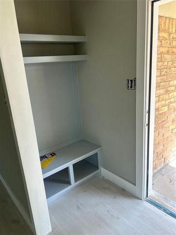 10319 Glenkirk Drive, Houston, TX 77089