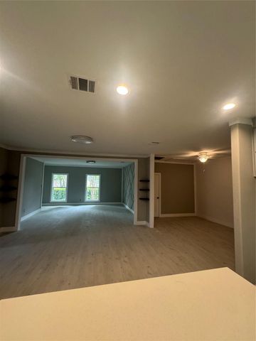 10319 Glenkirk Drive, Houston, TX 77089