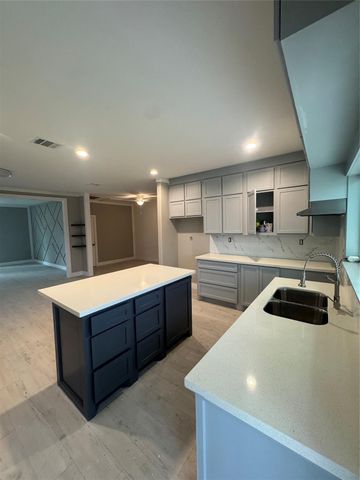 10319 Glenkirk Drive, Houston, TX 77089