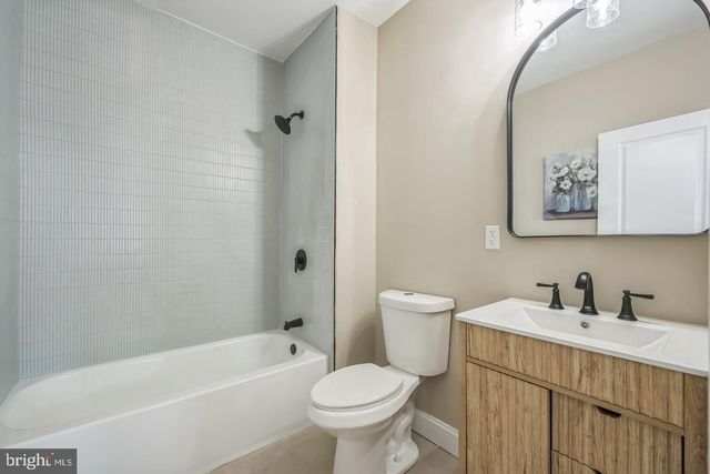 1220 S 52ND ST, Philadelphia, PA 19143
