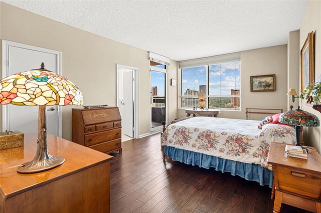 5150 Hidalgo Street 1702, Houston, TX 77056