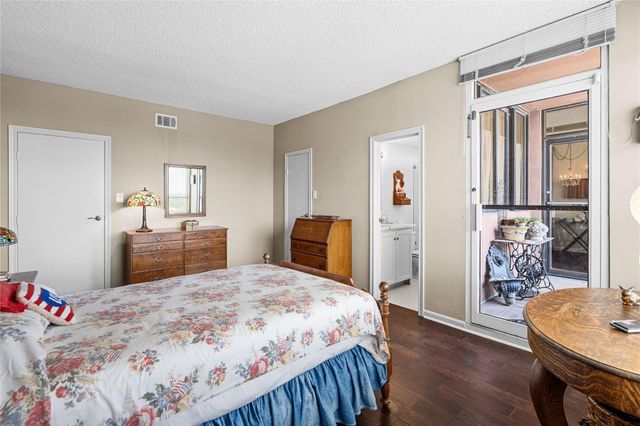 5150 Hidalgo Street 1702, Houston, TX 77056