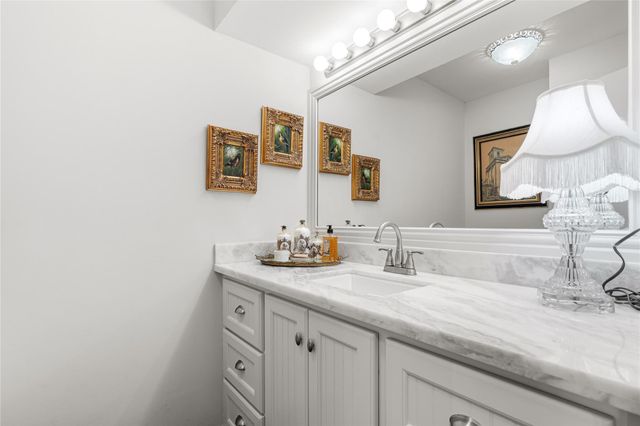 5150 Hidalgo Street 1702, Houston, TX 77056