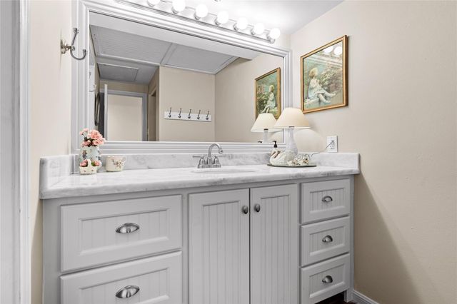 5150 Hidalgo Street 1702, Houston, TX 77056