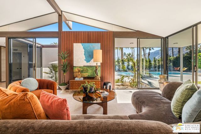 695 N Camino Real, Palm Springs, CA 92262