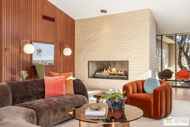 695 N Camino Real, Palm Springs, CA 92262